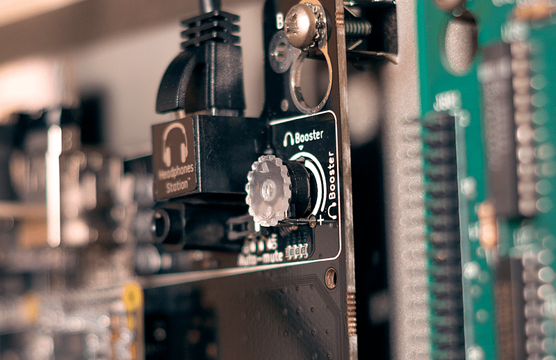 Headphones Station PinSound